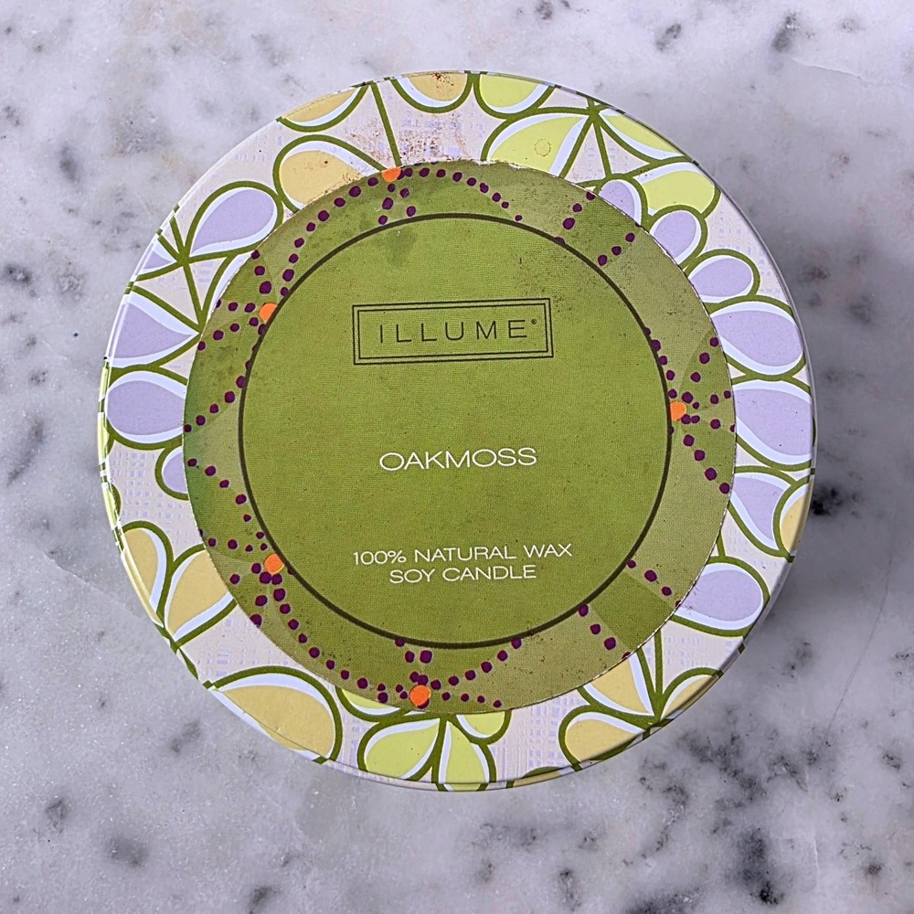Illume Oakmoss 100% Natural Soy Wax 3-Wick Candle Decorative Tin 16.2oz unburned